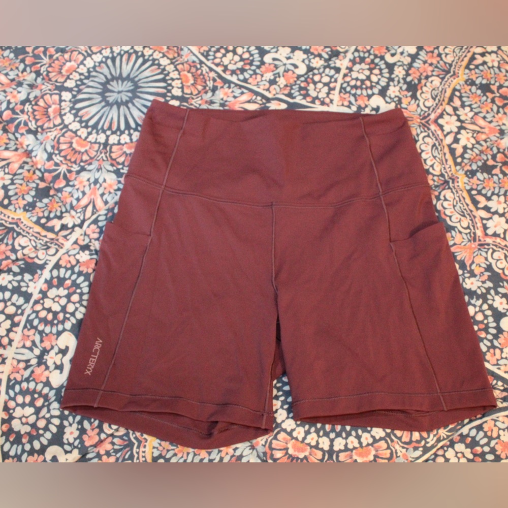 Arcteryx Essent High-Rise Short 5”